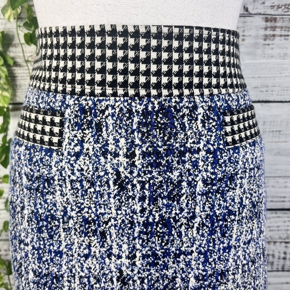 Cabi Skirt size 6 Black Hounds Tooth Blue Ponte Knit Pockets Knee A Line Stretch - Picture 6 of 11